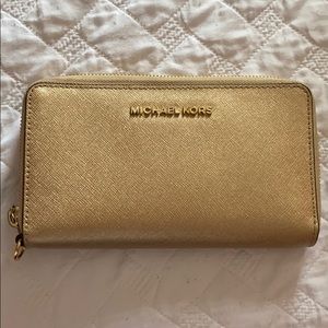Michael Kors Rose Gold Wallet